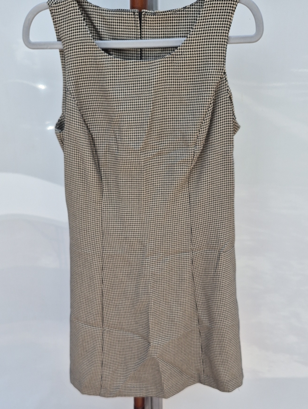Vintage Alyn Paige Sleeveless Houndstooth Shift Dress in Black and White